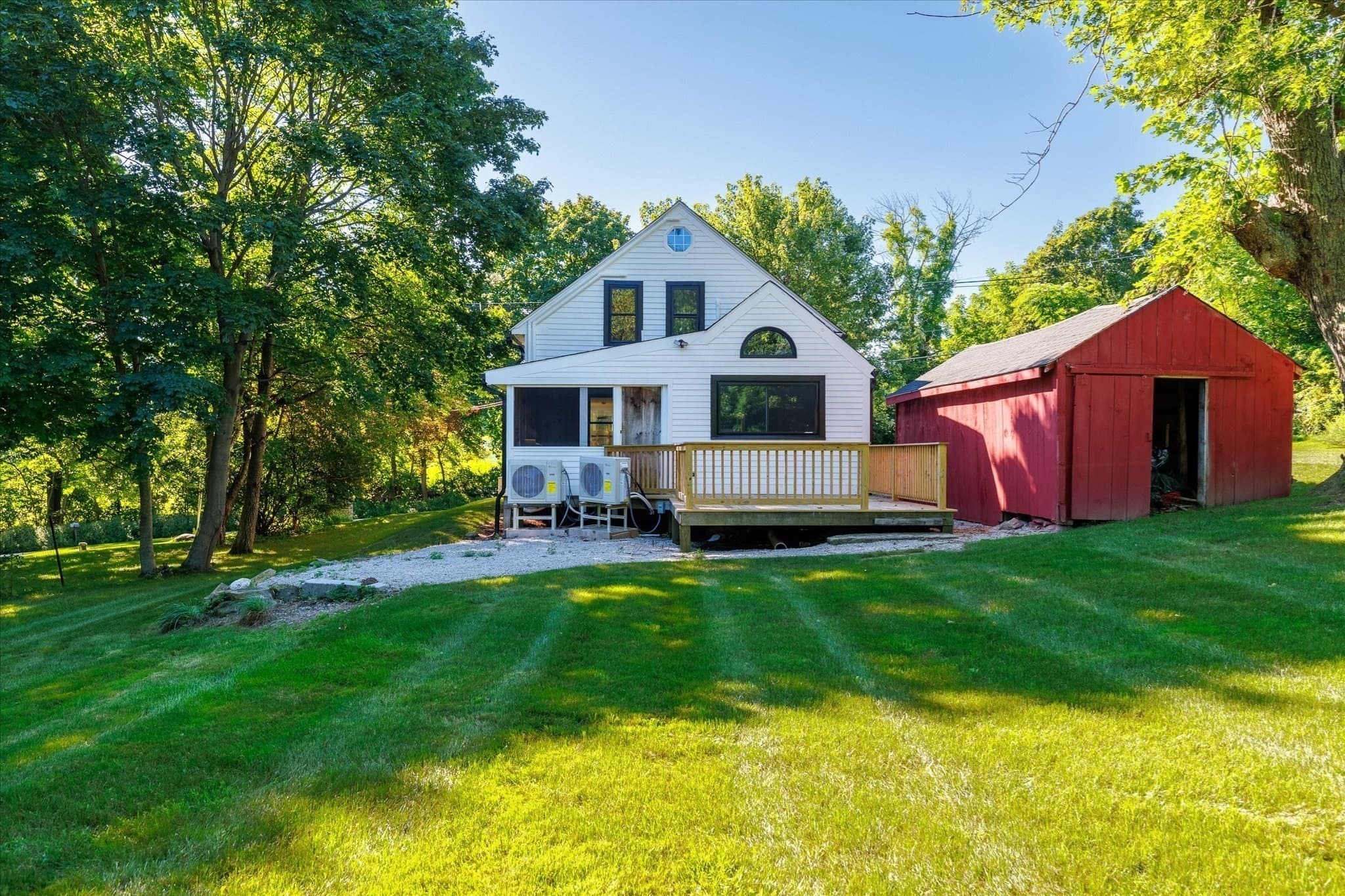 Single Family Residence at 294 Boston Road, Sutton MA 01590, photo 7 of 40
