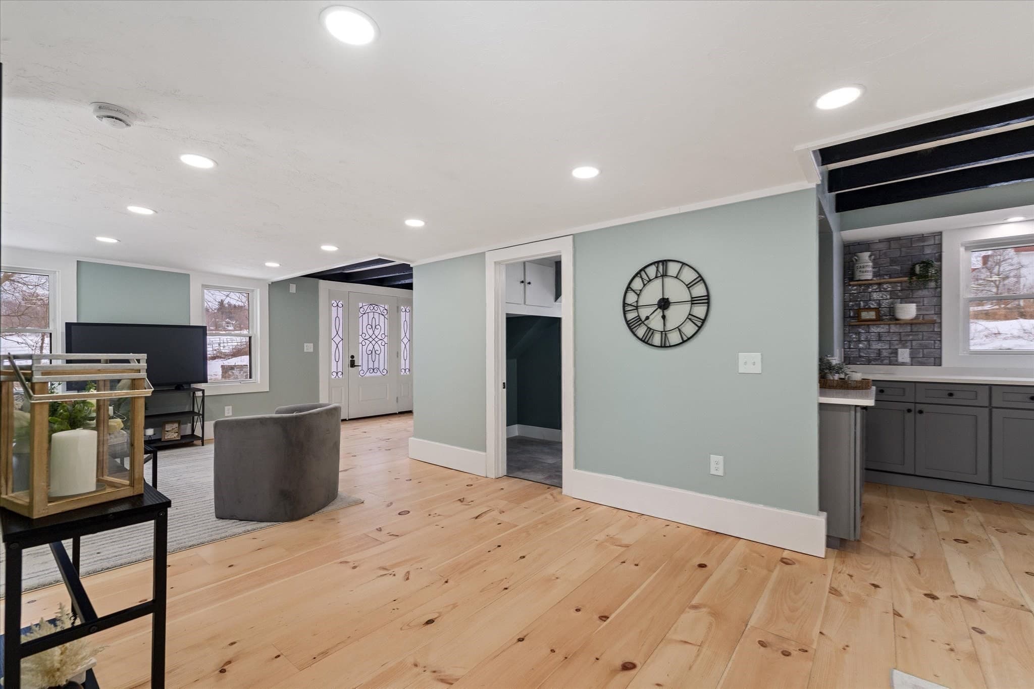 Single Family Residence at 294 Boston Road, Sutton MA 01590, photo 20 of 40