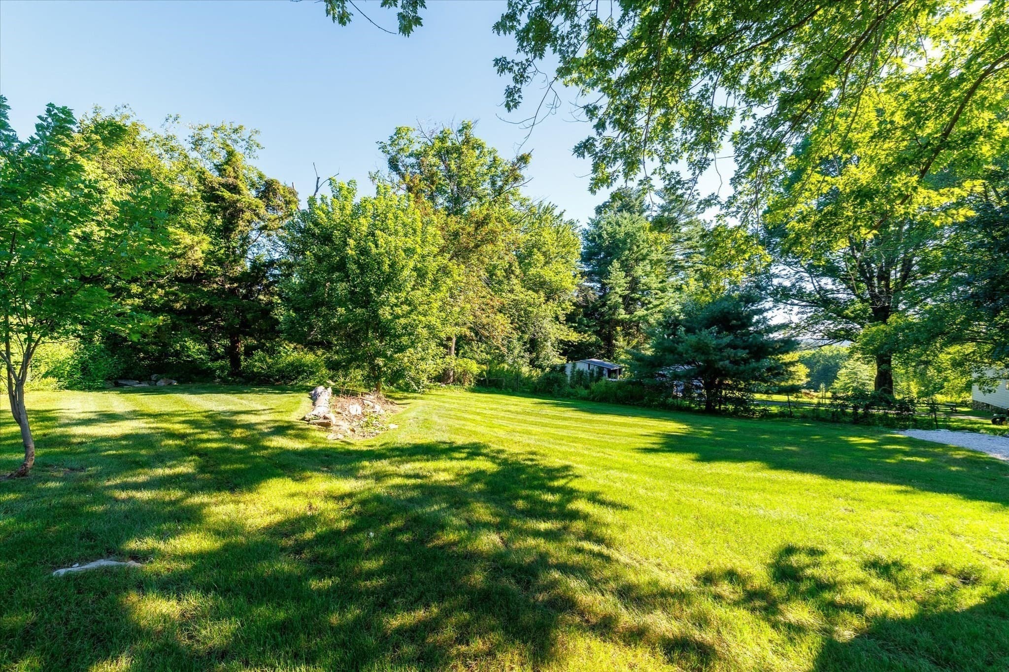 Single Family Residence at 294 Boston Road, Sutton MA 01590, photo 9 of 40