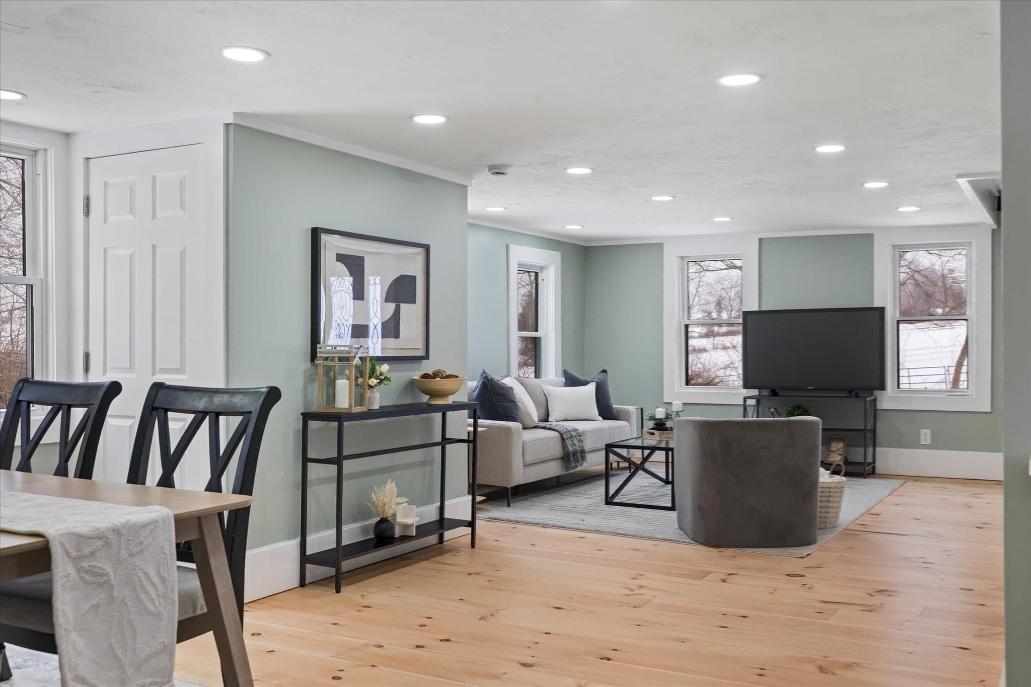 Single Family Residence at 294 Boston Road, Sutton MA 01590, photo 19 of 40