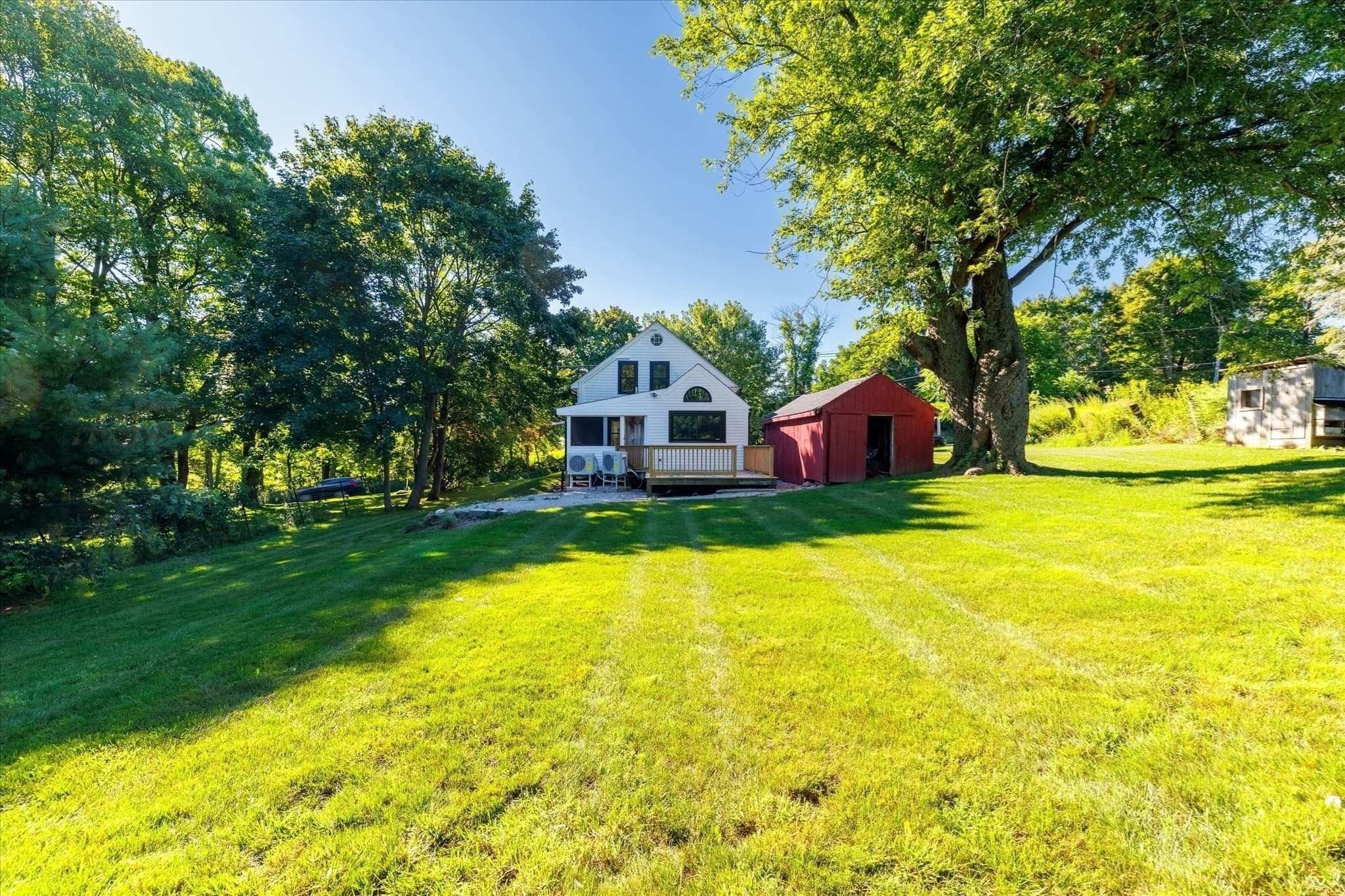 Single Family Residence at 294 Boston Road, Sutton MA 01590, photo 8 of 40