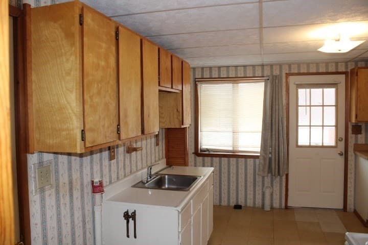 3 Family - 3 Units Up/Down at 113 Pleasant St, Gloucester MA 01930, Gloucester, photo 4 of 10