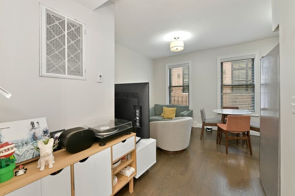 Condominium at 135 Havre Street # 2, Boston MA 02128, Boston, photo 7 of 17