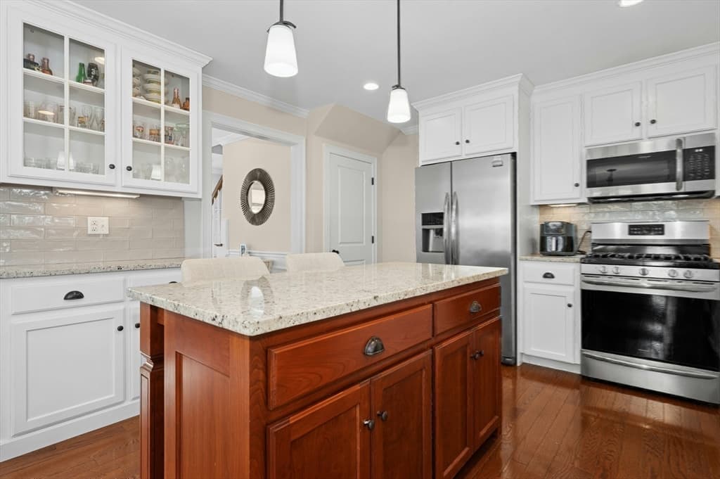 Single Family Residence at 82 Pleasant Street # 82, Medfield MA 02052, Medfield, photo 11 of 41