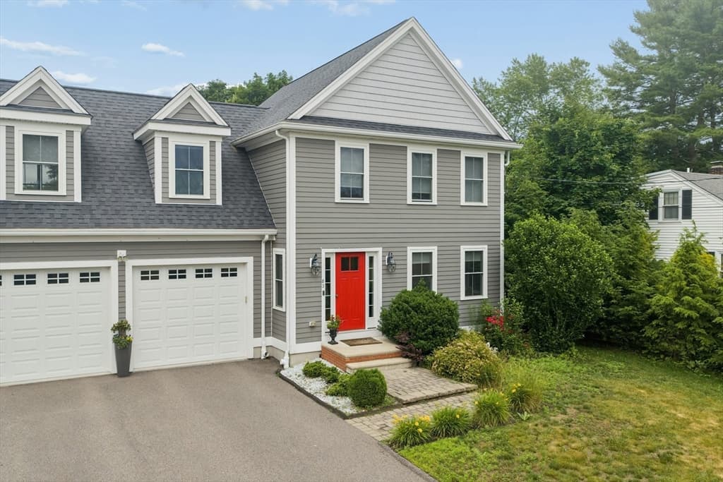 82 Pleasant Street # 82, Medfield MA 02052