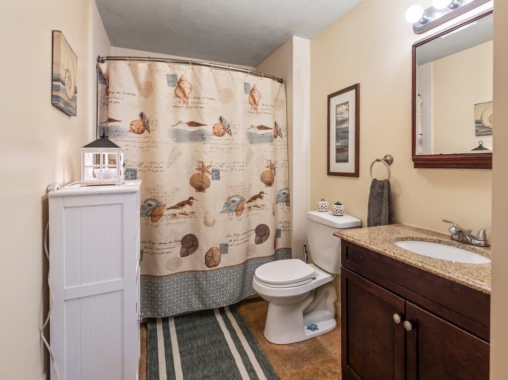 Single Family Residence at 242 Pleasant Street, Leominster MA 01453, photo 17 of 33
