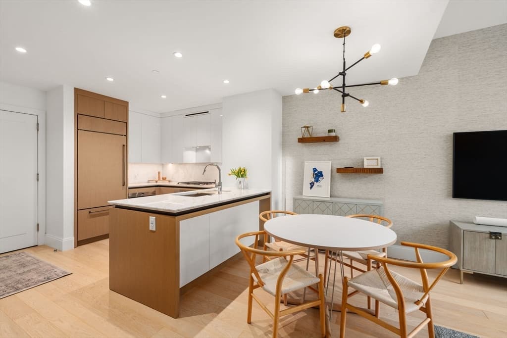 Condominium at 380 Harrison Ave, Boston MA 02118, photo 7 of 35