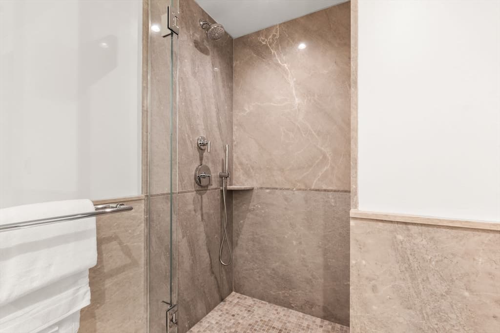 Condominium at 380 Harrison Ave, Boston MA 02118, photo 14 of 35