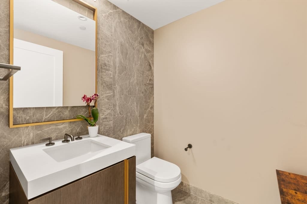 Condominium at 380 Harrison Ave, Boston MA 02118, photo 18 of 35