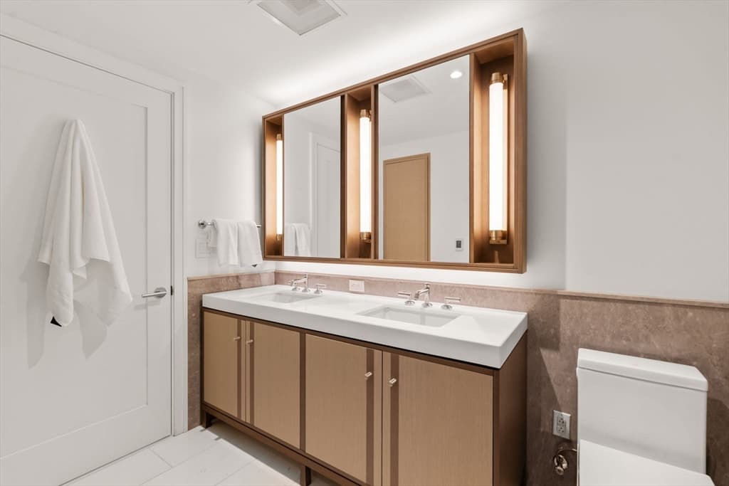 Condominium at 380 Harrison Ave, Boston MA 02118, photo 15 of 35