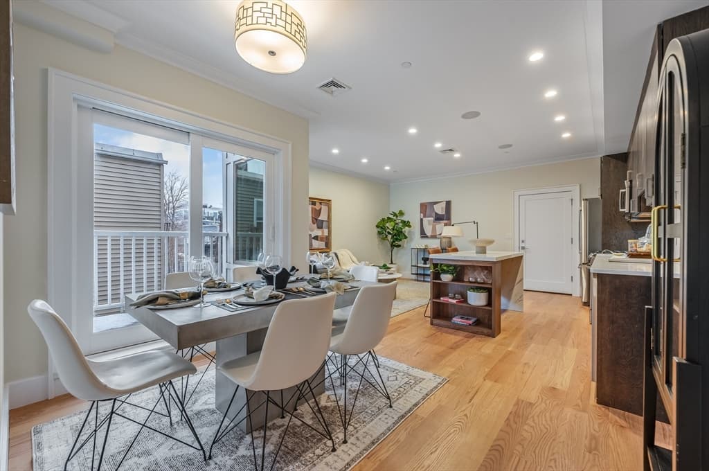 Condominium at 17 Vinton Street # 3, Boston MA 02127, photo 7 of 21