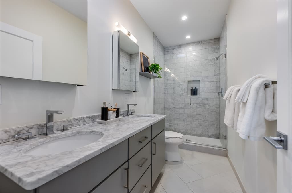 Condominium at 17 Vinton Street # 3, Boston MA 02127, photo 14 of 21