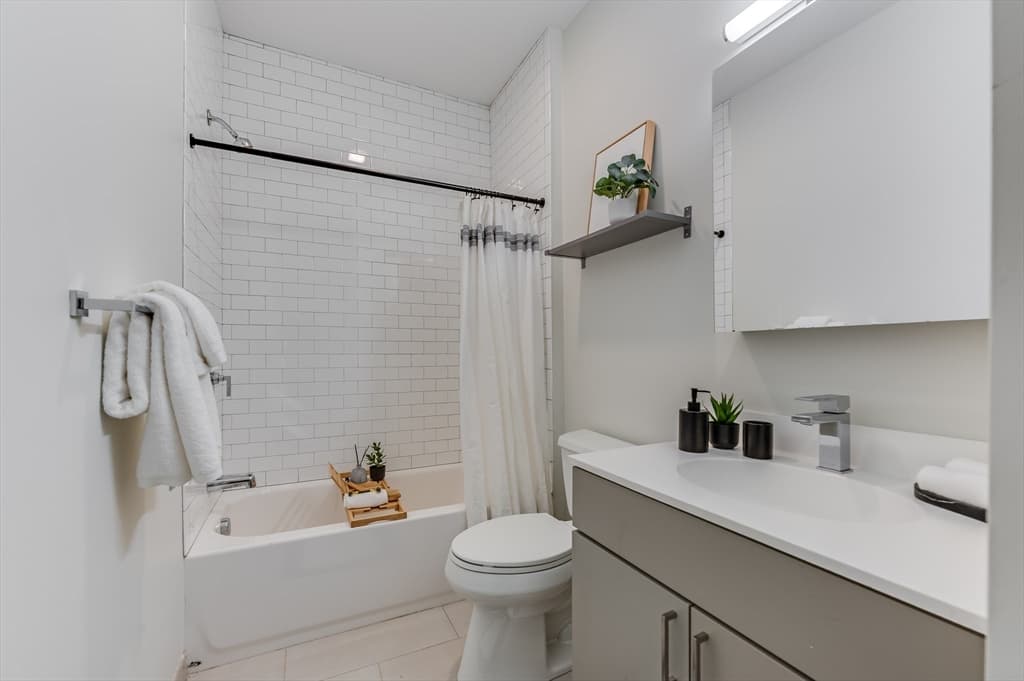Condominium at 17 Vinton Street # 3, Boston MA 02127, photo 18 of 21