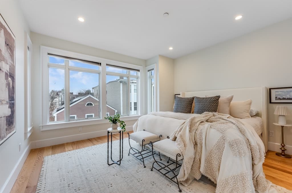 Condominium at 17 Vinton Street # 3, Boston MA 02127, photo 11 of 21
