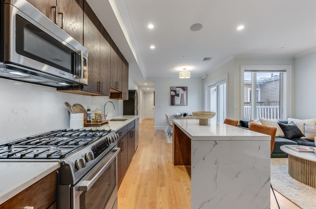 Condominium at 17 Vinton Street # 3, Boston MA 02127, photo 4 of 21