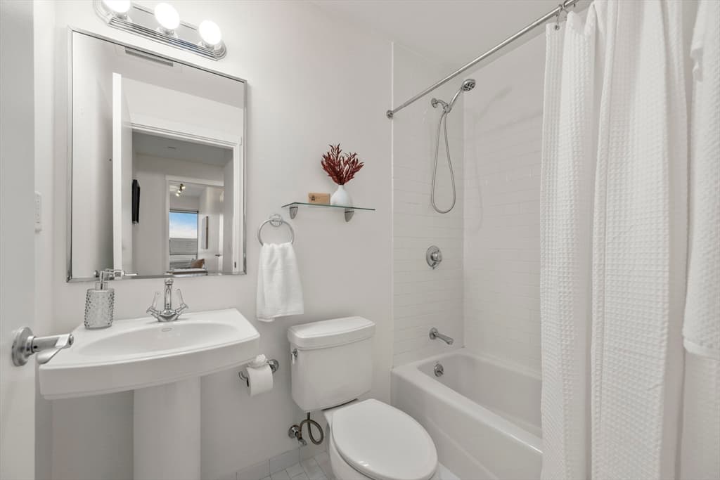 Condominium at 25 Channel Center St, Boston MA 02210, Boston, photo 9 of 16
