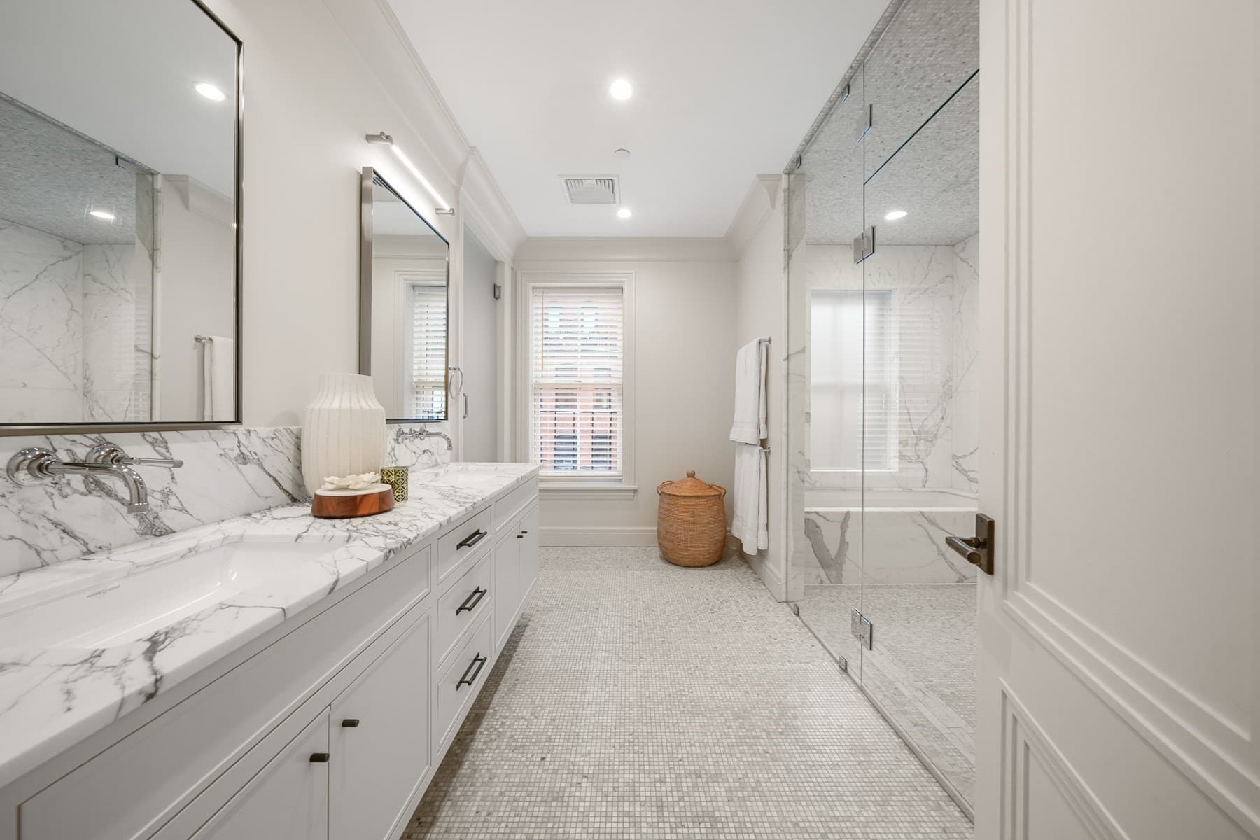 Single Family Residence at 352 Marlborough St, Boston MA 02115, photo 13 of 15
