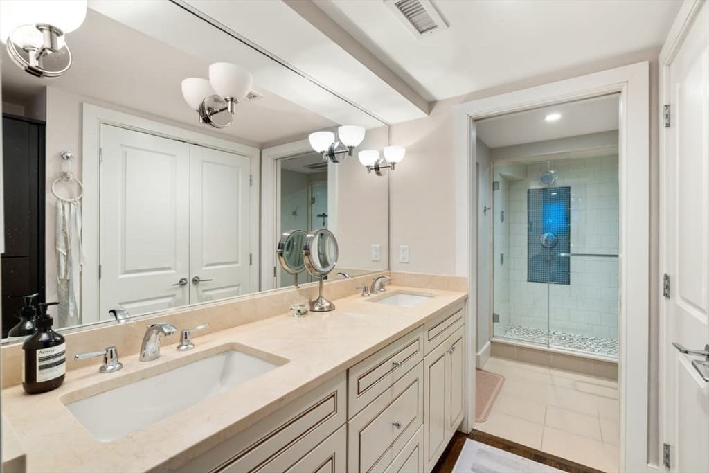 Condominium at 1 Worcester Sq # 2, Boston MA 02118, photo 17 of 25