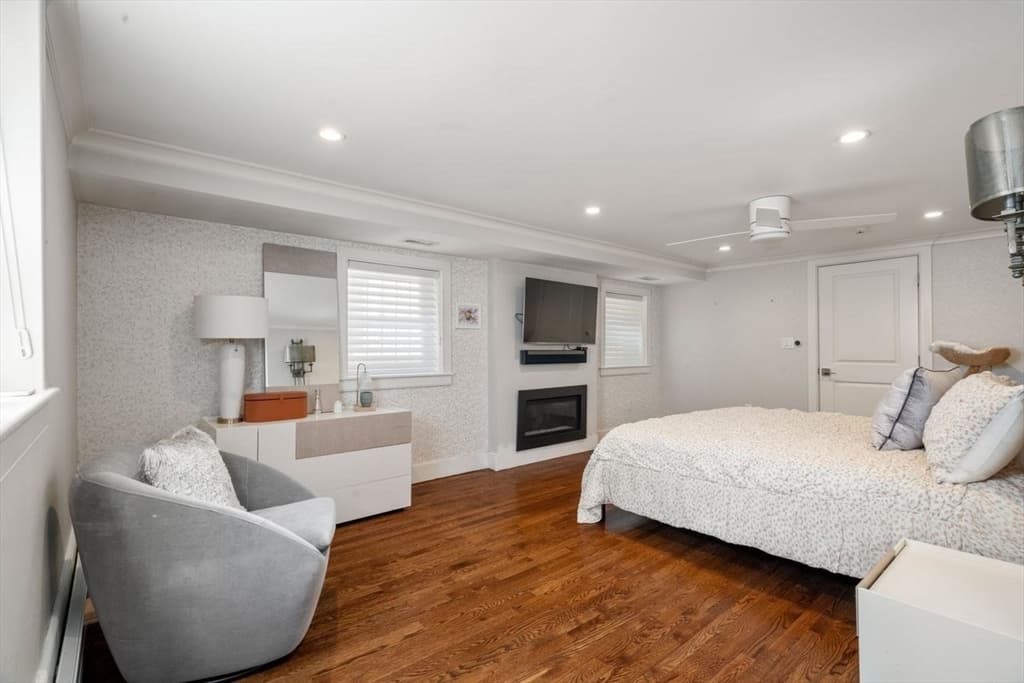 Condominium at 1 Worcester Sq # 2, Boston MA 02118, photo 16 of 25