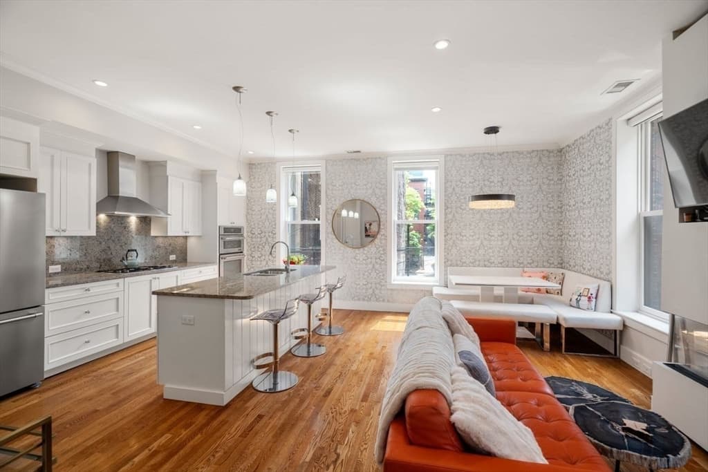 Condominium at 1 Worcester Sq # 2, Boston MA 02118, photo 7 of 25
