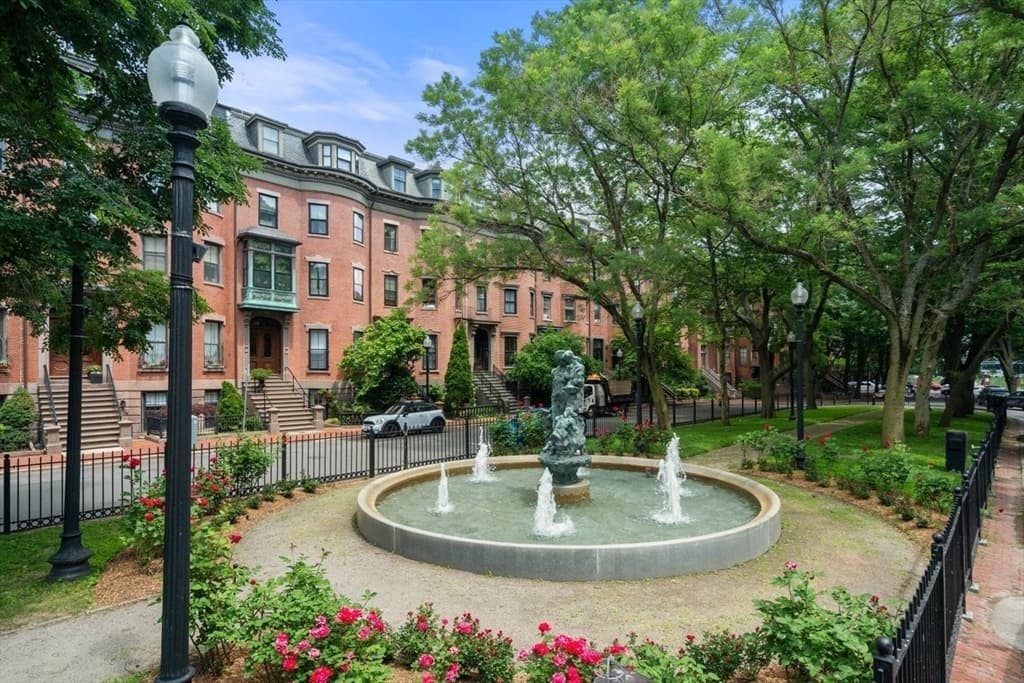 Condominium at 1 Worcester Sq # 2, Boston MA 02118, photo 3 of 25