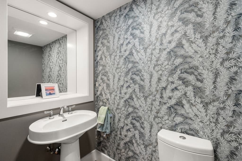 Condominium at 1 Worcester Sq # 2, Boston MA 02118, photo 9 of 25