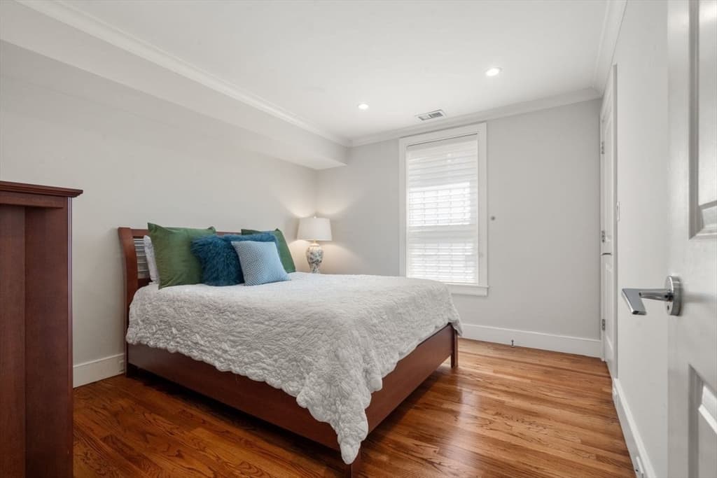 Condominium at 1 Worcester Sq # 2, Boston MA 02118, photo 11 of 25