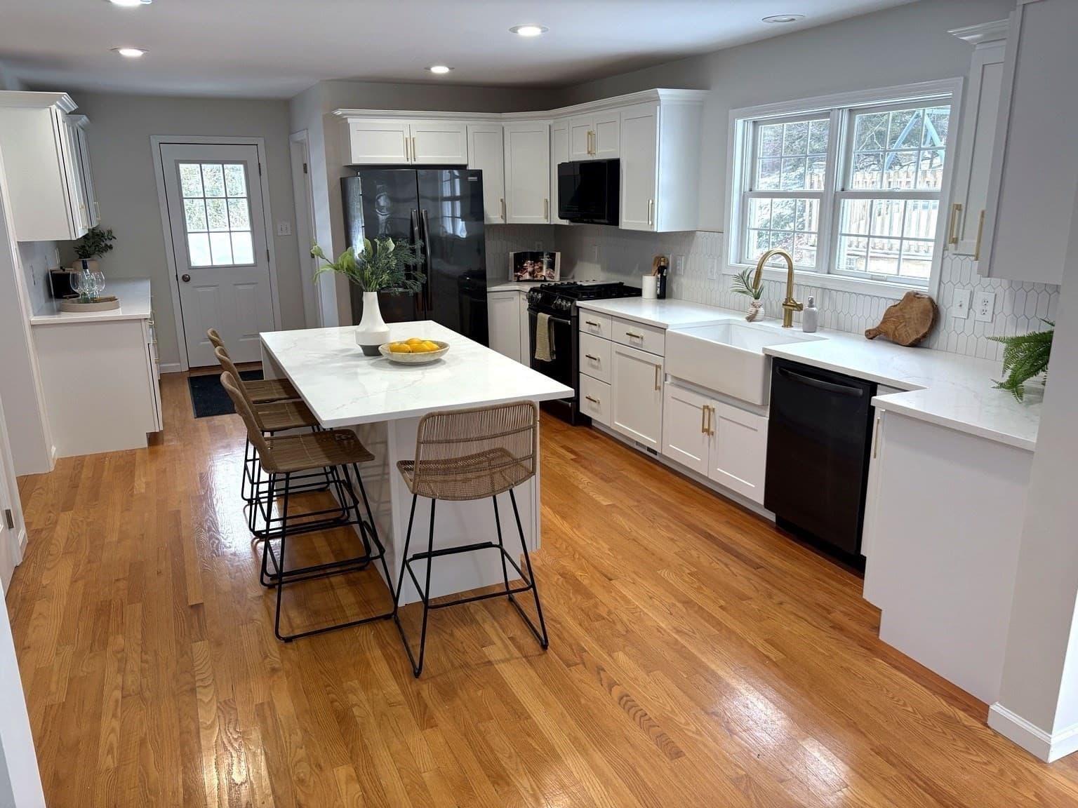 Single Family Residence at 159 Pine St, Manchester MA 01944, Manchester, photo 3 of 40