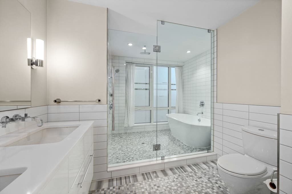 Condominium at 110 Broad Street # 901, Boston MA 02110, photo 9 of 26