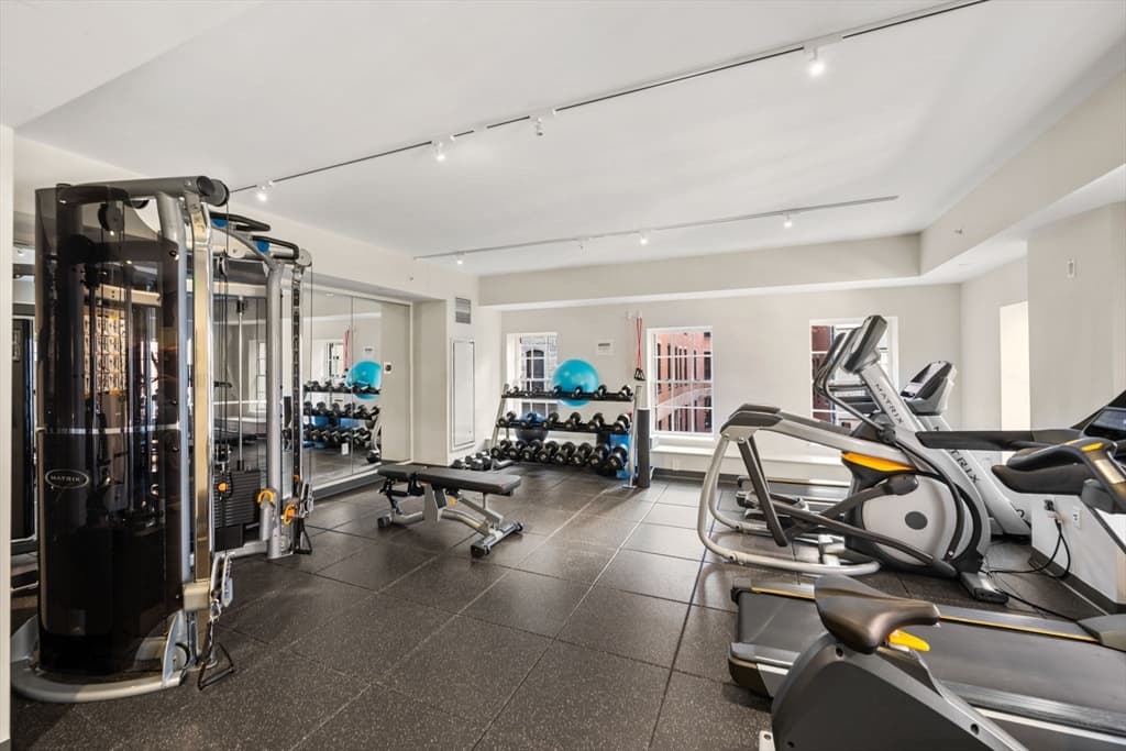 Condominium at 110 Broad Street # 901, Boston MA 02110, photo 18 of 26