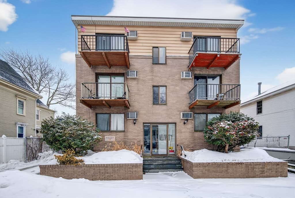 10-16 Stephen St # 5, Lynn MA 01902