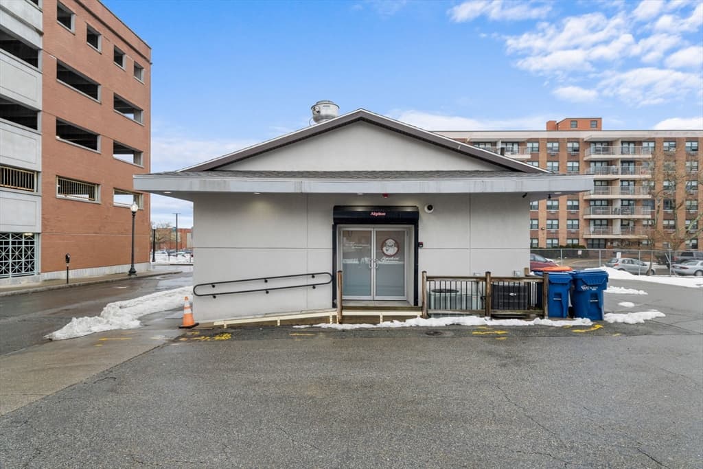 289 Acushnet Ave, New Bedford MA 02740 photo 6