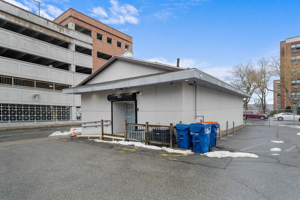 289 Acushnet Ave, New Bedford MA 02740 photo 7