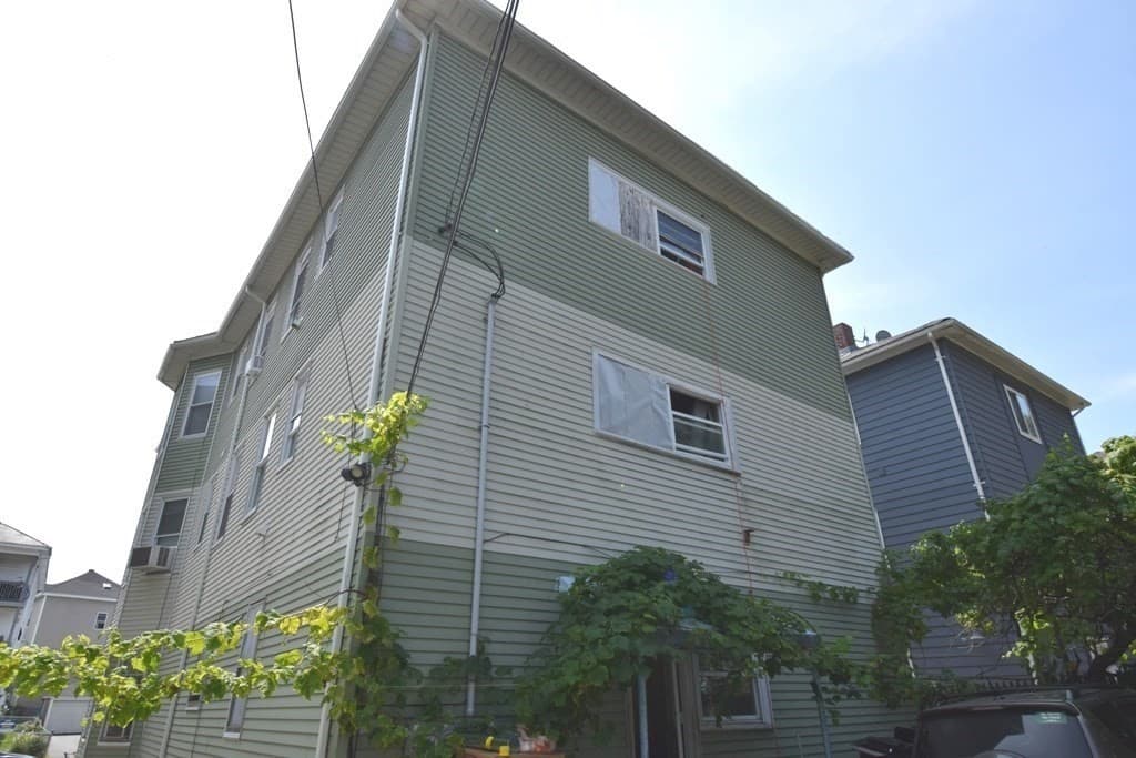 3 Family at 6 Pelham Street, Worcester MA 01609, photo 26 of 28
