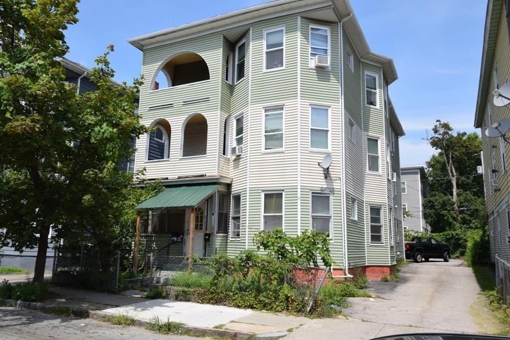 3 Family at 6 Pelham Street, Worcester MA 01609, photo 22 of 28