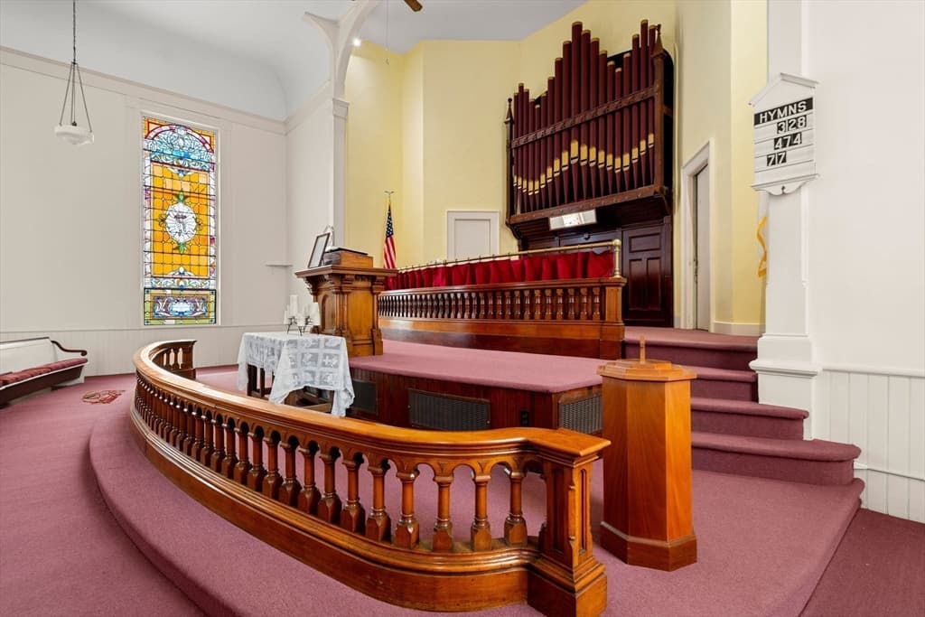 437 Main St, Southbridge MA 01550 photo 8