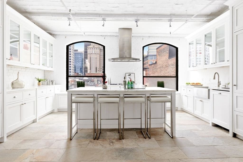 Condominium at 121-123 Beach St # 803, Boston MA 02111, photo 2 of 30