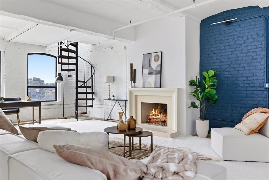 Condominium at 121-123 Beach St # 803, Boston MA 02111, photo 3 of 30