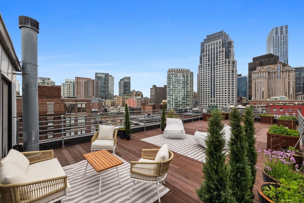 121-123 Beach St # 803, Boston MA 02111