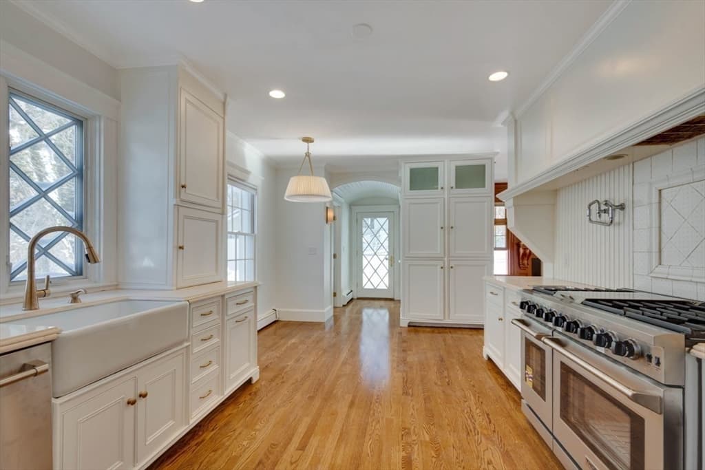 Single Family Residence at 28 Green St, Needham MA 02492, photo 6 of 21