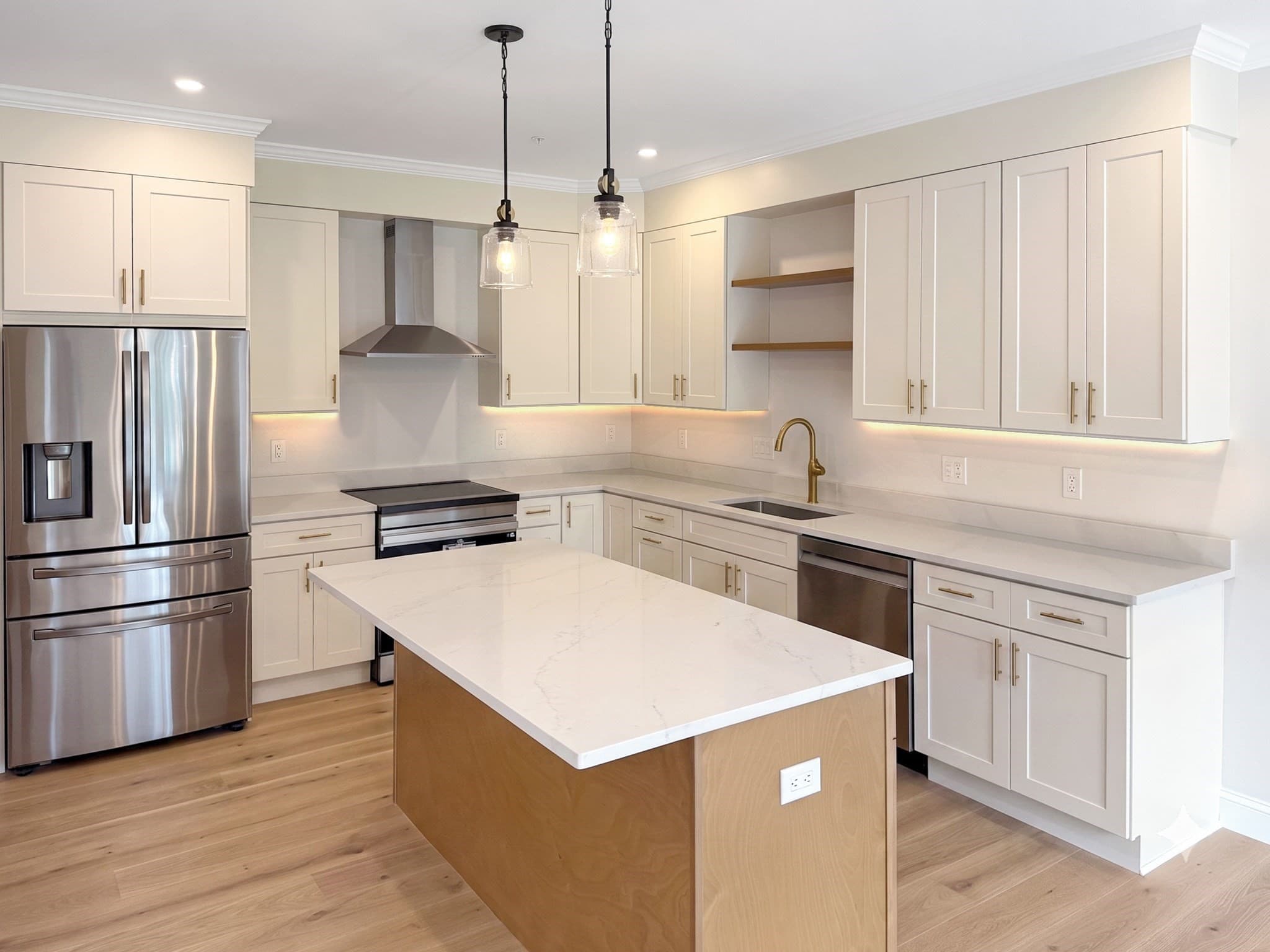 Condominium at 3 Whitman Circle # 3, Bellingham MA 02019, photo 2 of 19