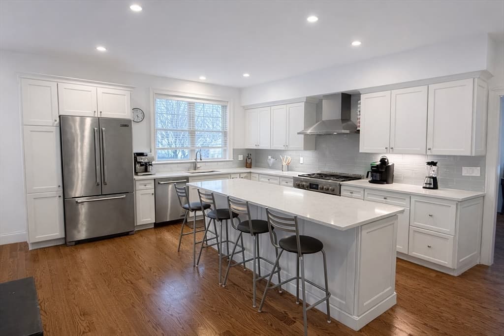 Condominium at 47 Blake # 47, Newton MA 02460, Newton, photo 3 of 9