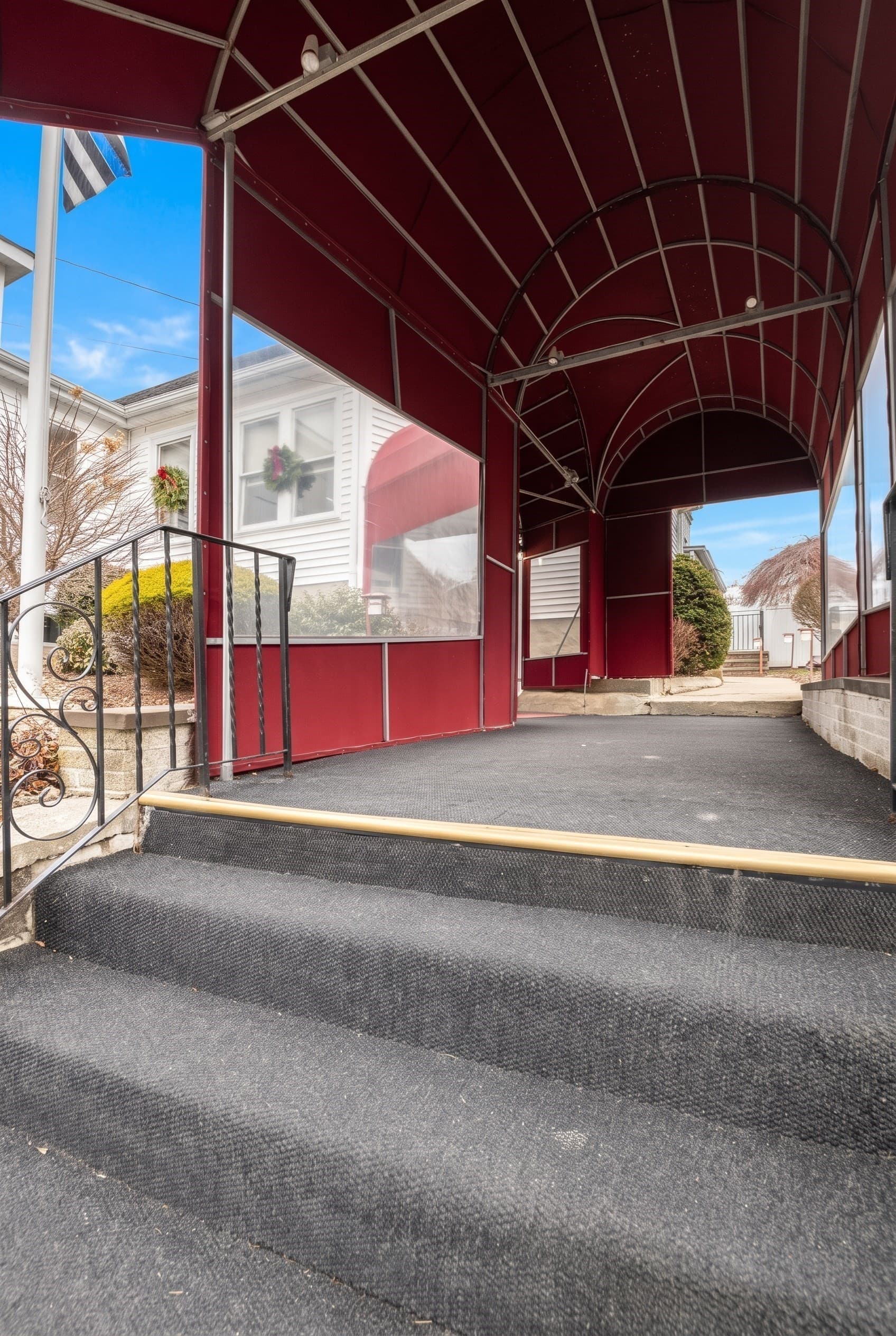 Commercial Sale at 11 Linden Street, Reading MA 01867, photo 4 of 32