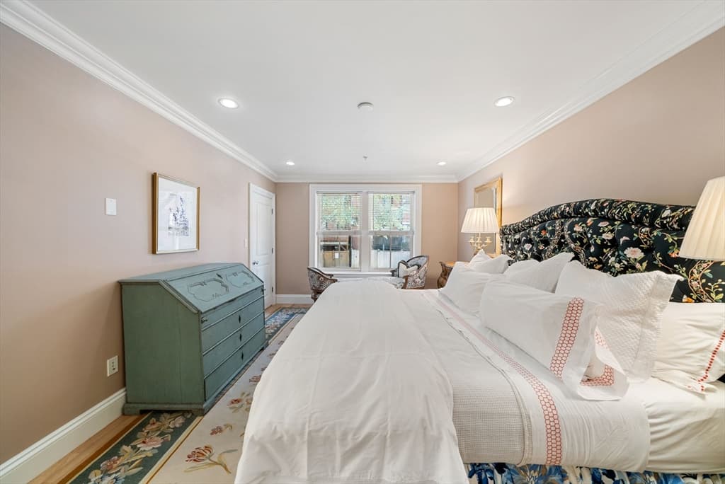 Condominium at 9-11 Worcester Sq # 1, Boston MA 02118, photo 22 of 36