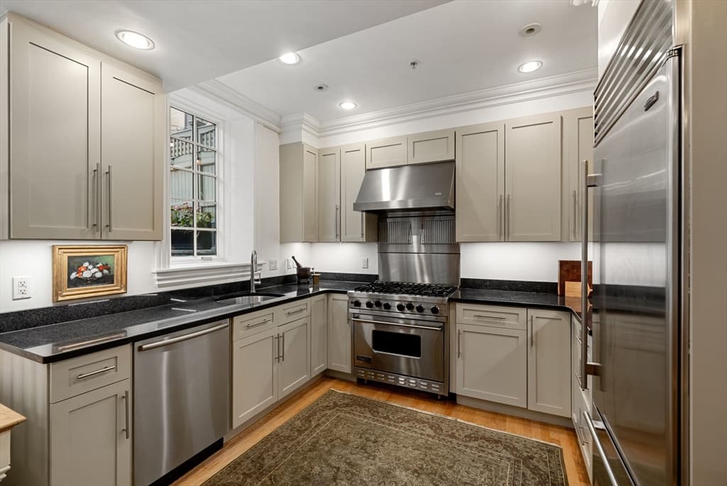 Condominium at 9-11 Worcester Sq # 1, Boston MA 02118, photo 7 of 36
