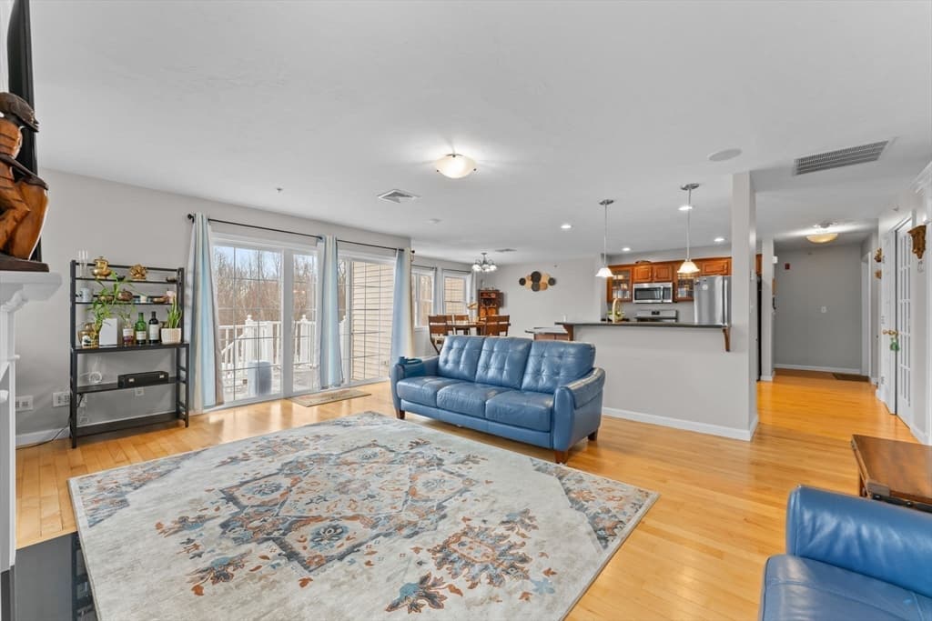 Condominium at 717 Hampton Way # 717, Abington MA 02351, photo 14 of 34