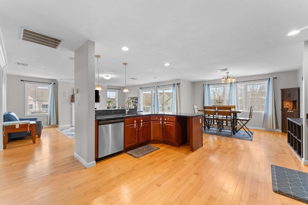 Condominium at 717 Hampton Way # 717, Abington MA 02351, photo 11 of 34