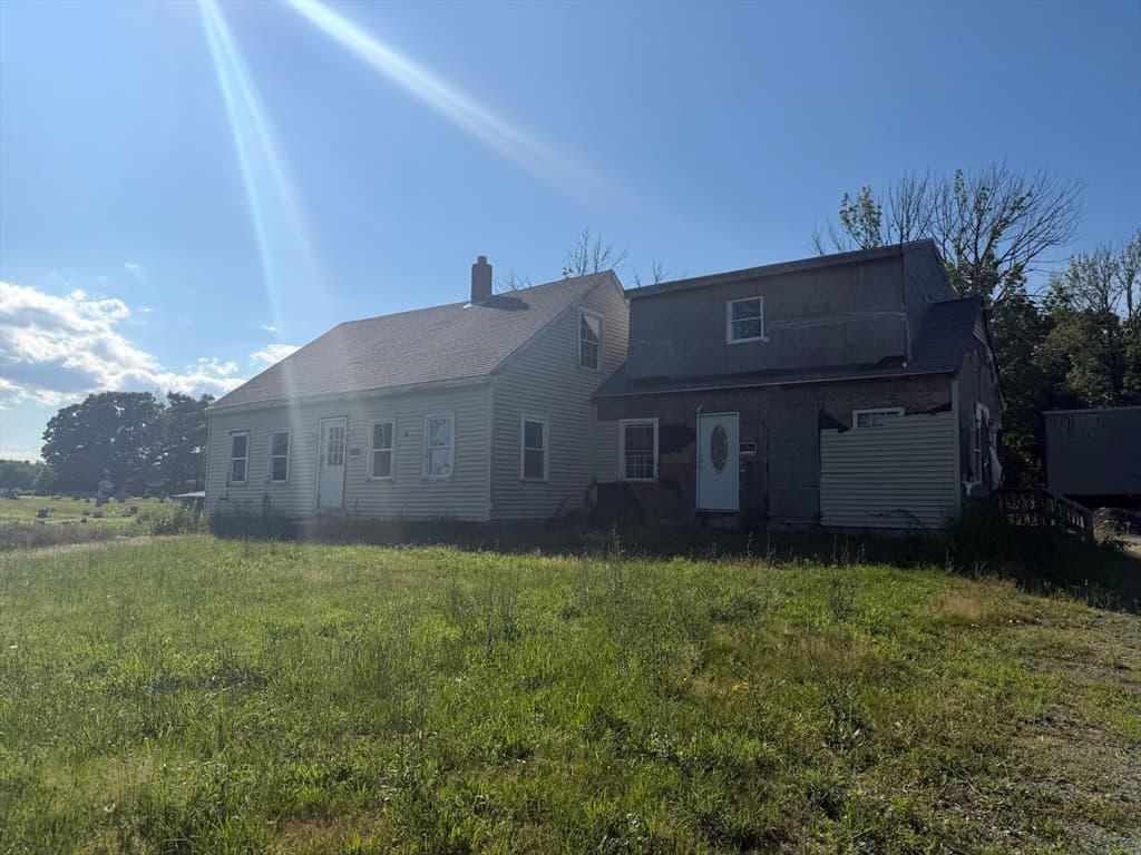 92 Chace Rd, Freetown MA 02717