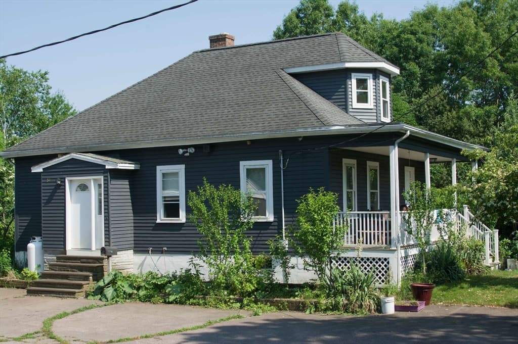 30 Sanger St, Bridgewater MA 02324