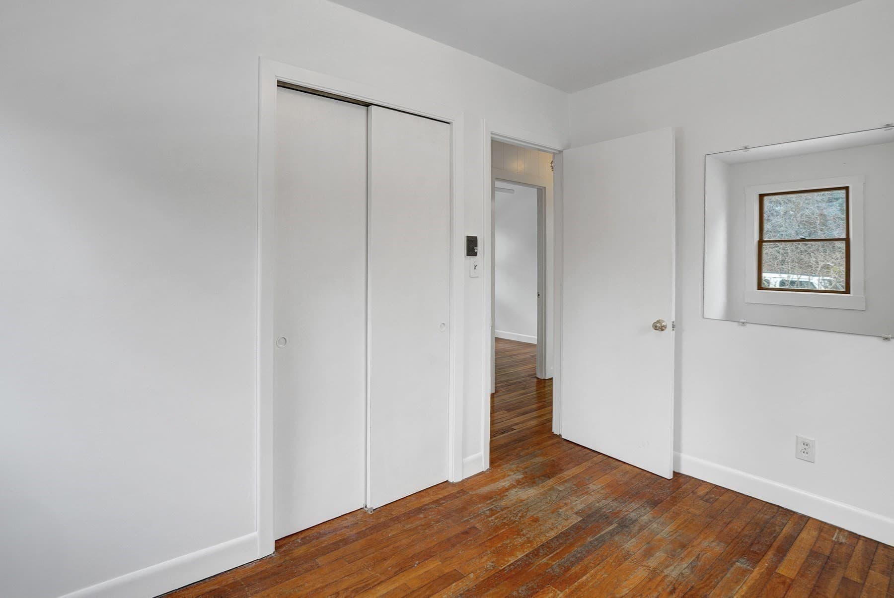 Single Family Residence at 22 Oklahoma Ave, Tisbury MA 02568, photo 13 of 21